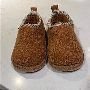 Cozy Brow Bearpaw  Kids Shoes 6/12 mo.